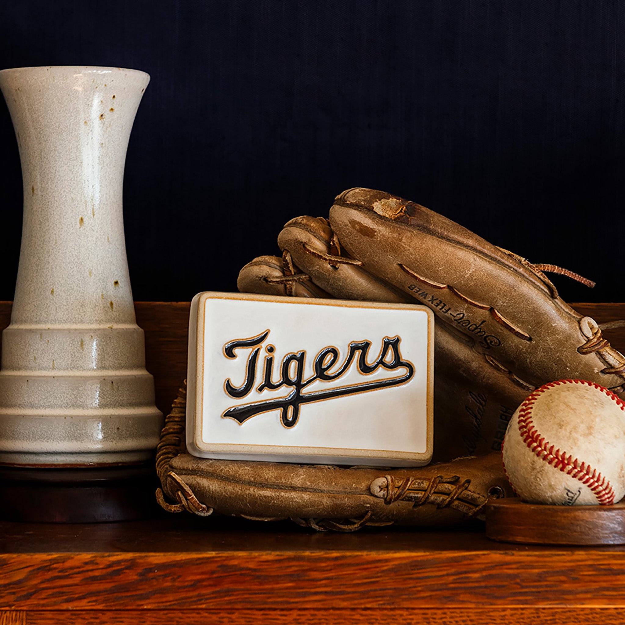 4x6 Tigers Tile | Hand-Painted – Pewabic Pottery