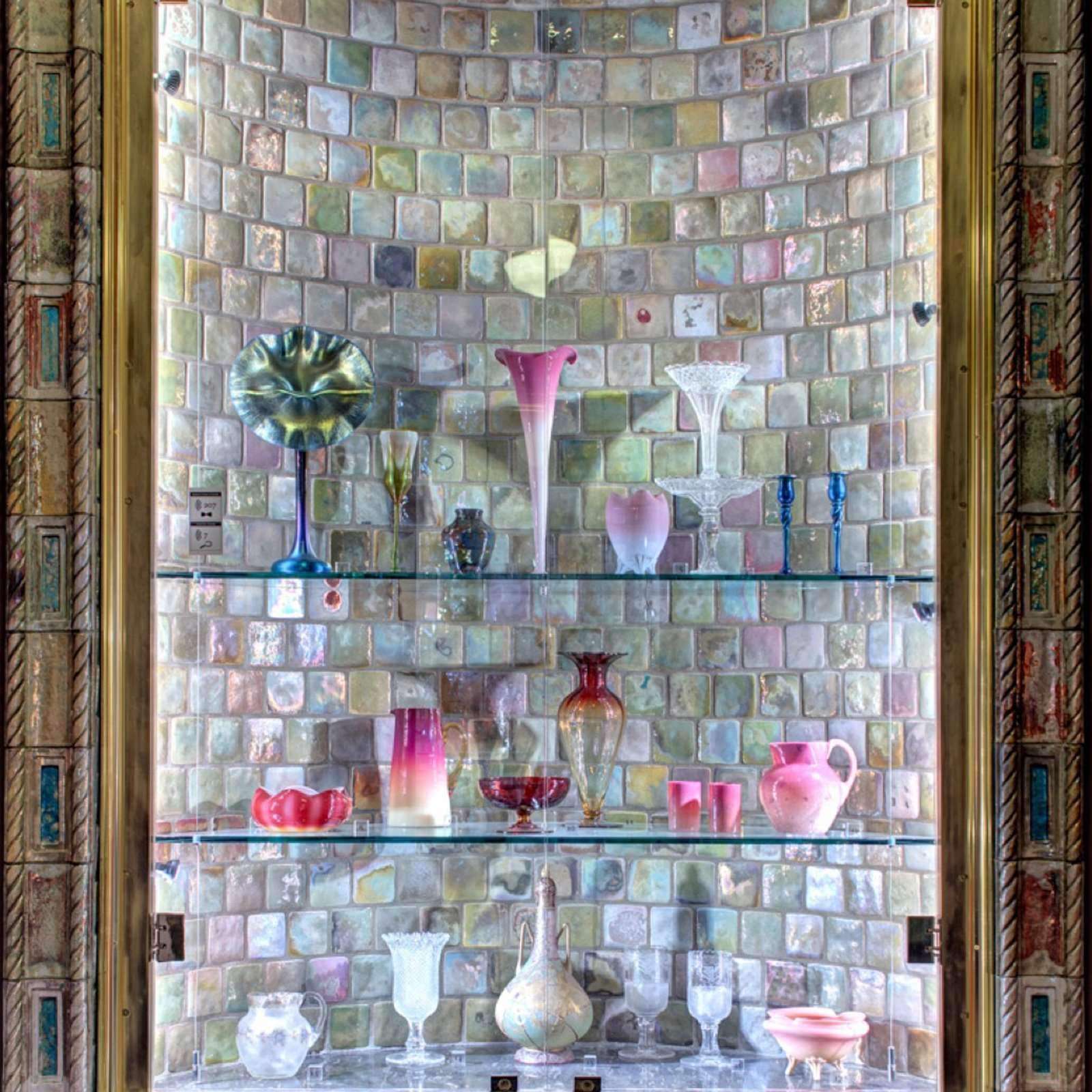 Detroit Institute of Arts: Iridescent Niches – Pewabic Pottery