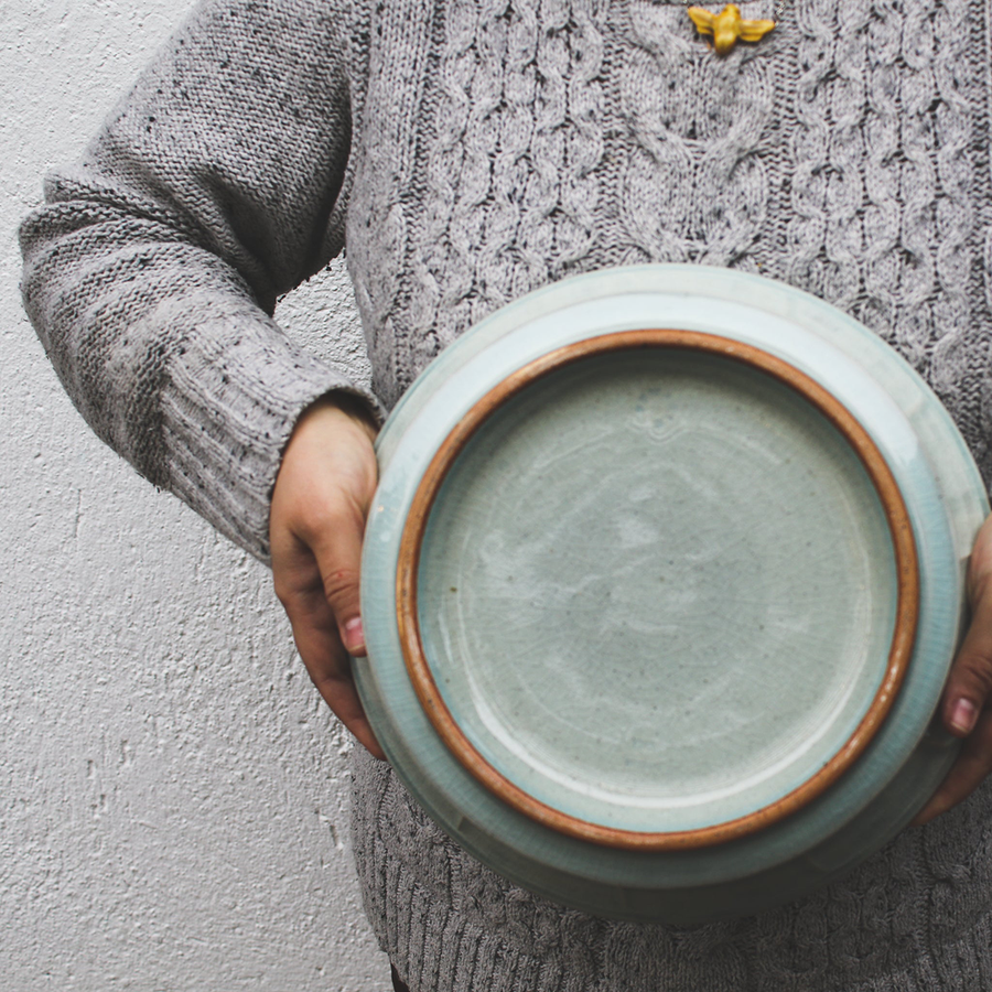 The bottom of a Mod Bowl features the matching glaze color all the way around it.