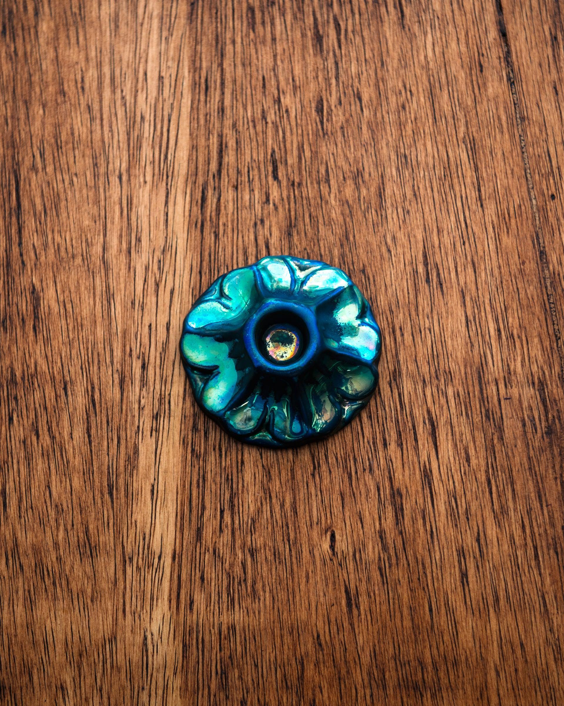 Scalloped Candle Holder | Iridescent