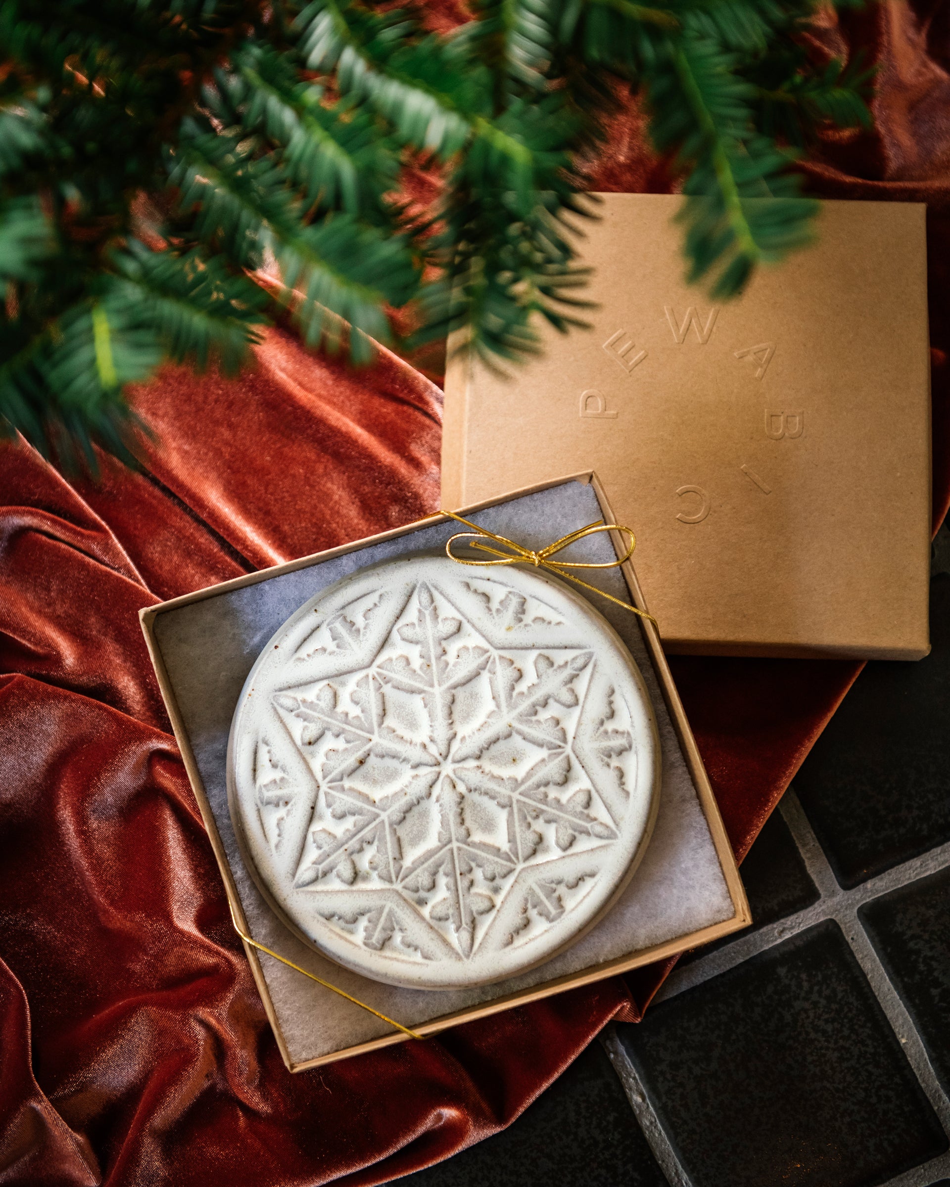 6" Snowflake Trivet
