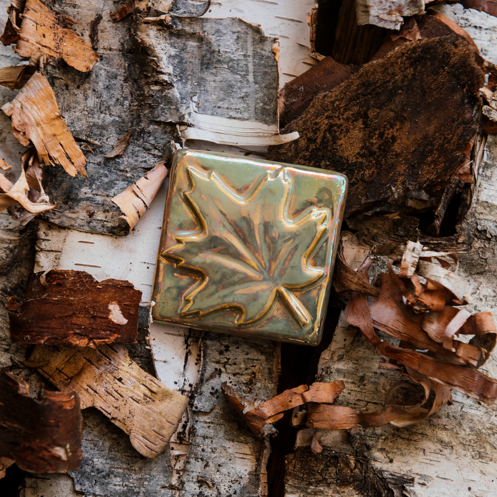 3x3 Maple Leaf Tile | Iridescent