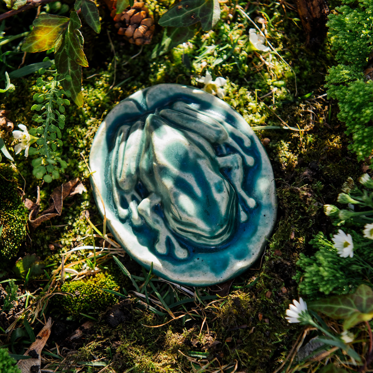 Paperweight Frog Frog Paperweight – Pewabic Pottery