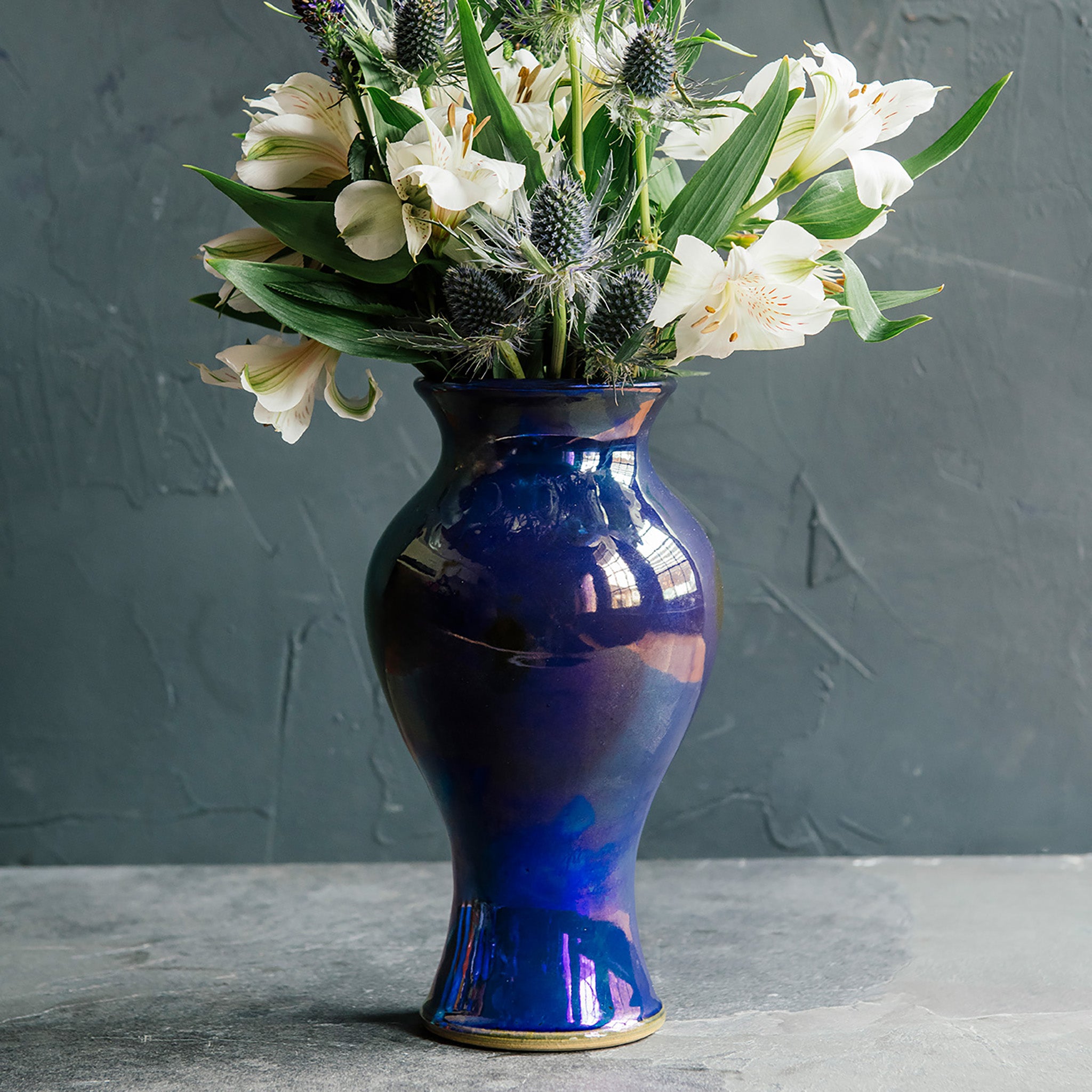 Medium Classic Vase | Iridescent