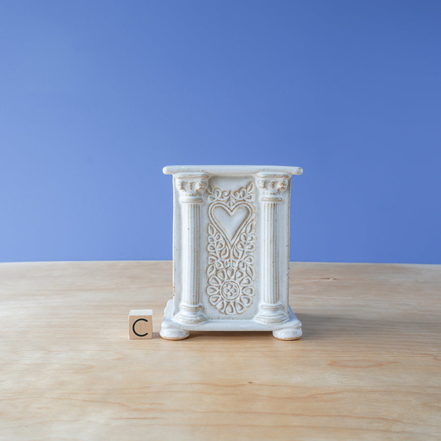 Simon | White Box Collection