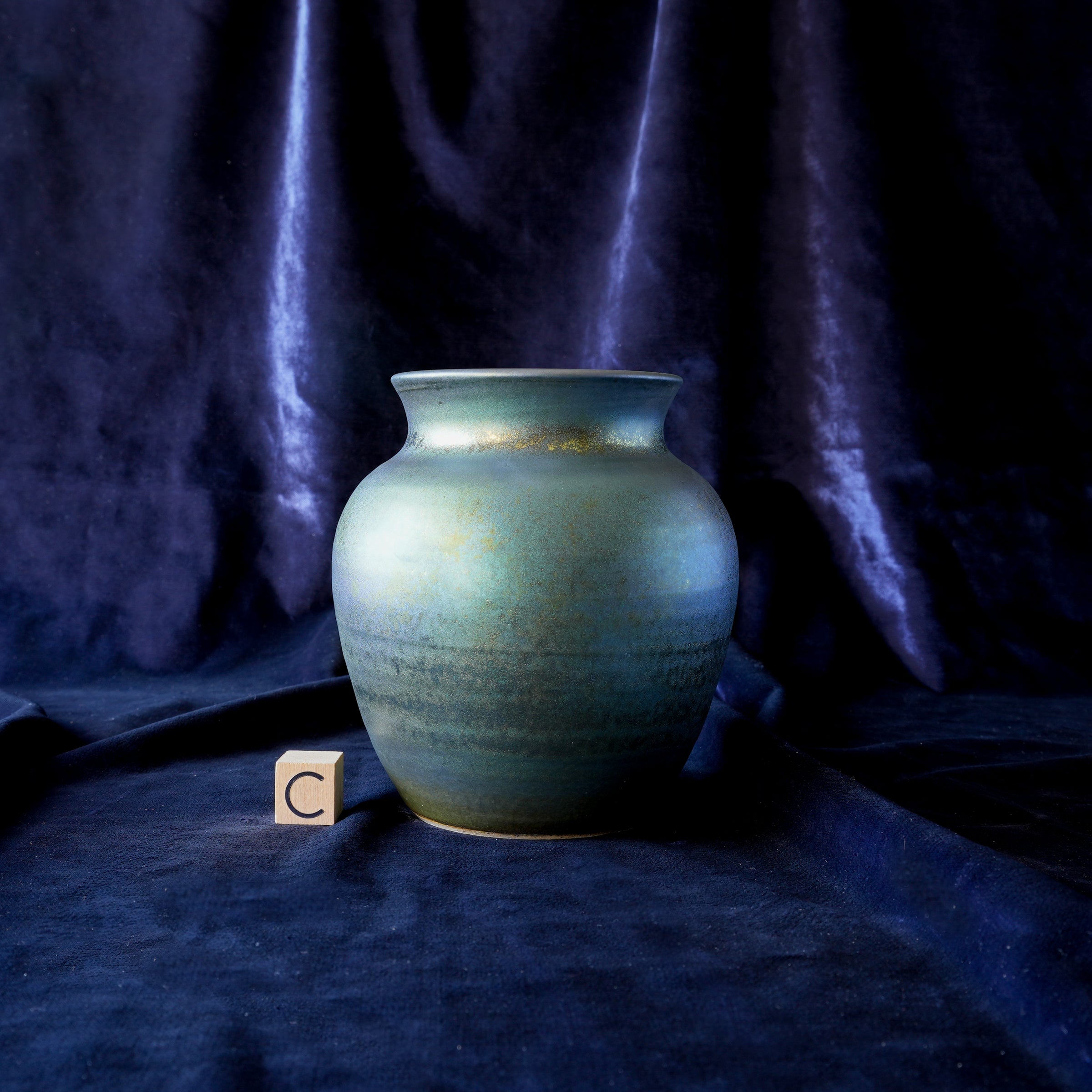 Mezza Vase | Matte Green Iridescent
