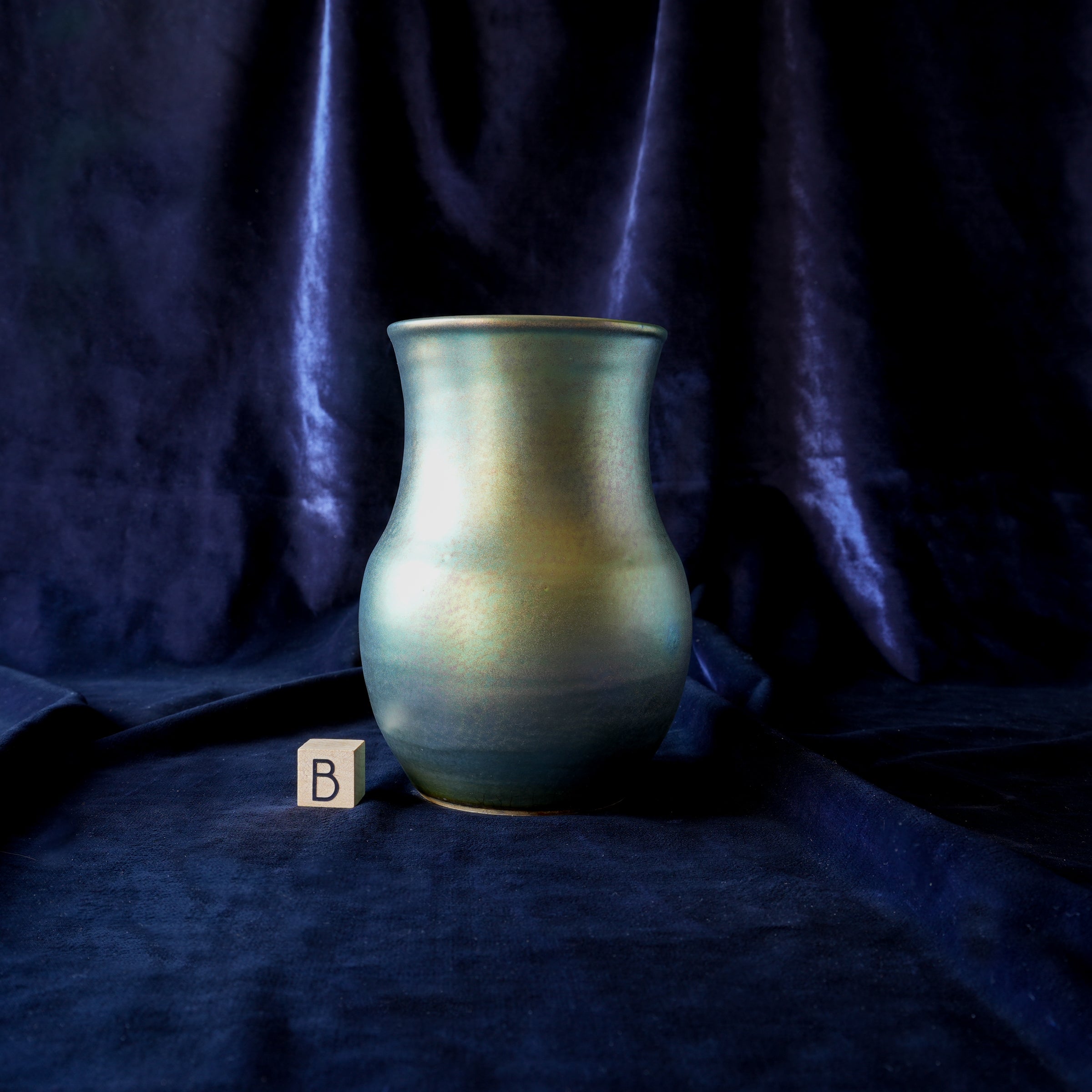 Mezza Vase | Matte Green Iridescent