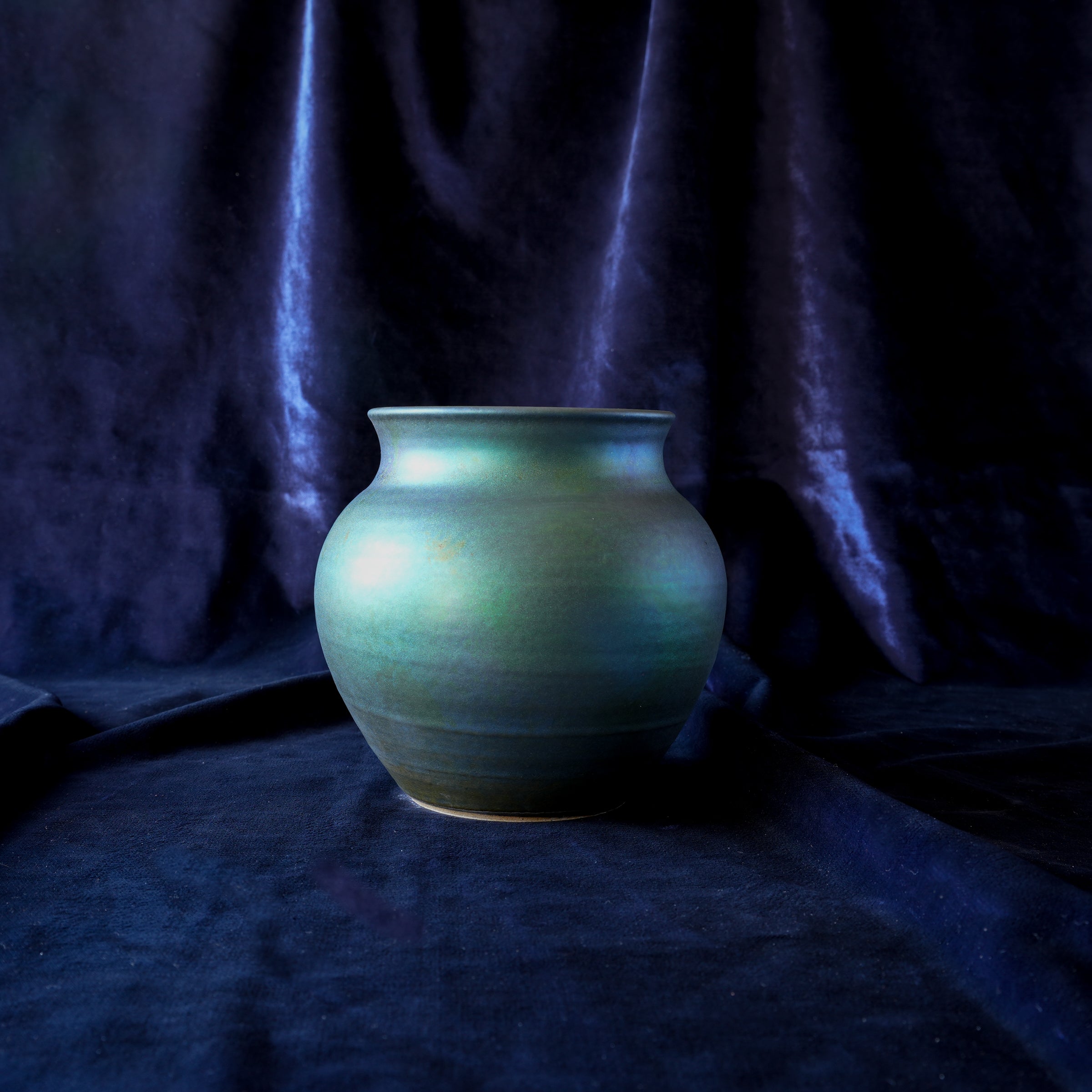 Mezza Vase | Matte Green Iridescent
