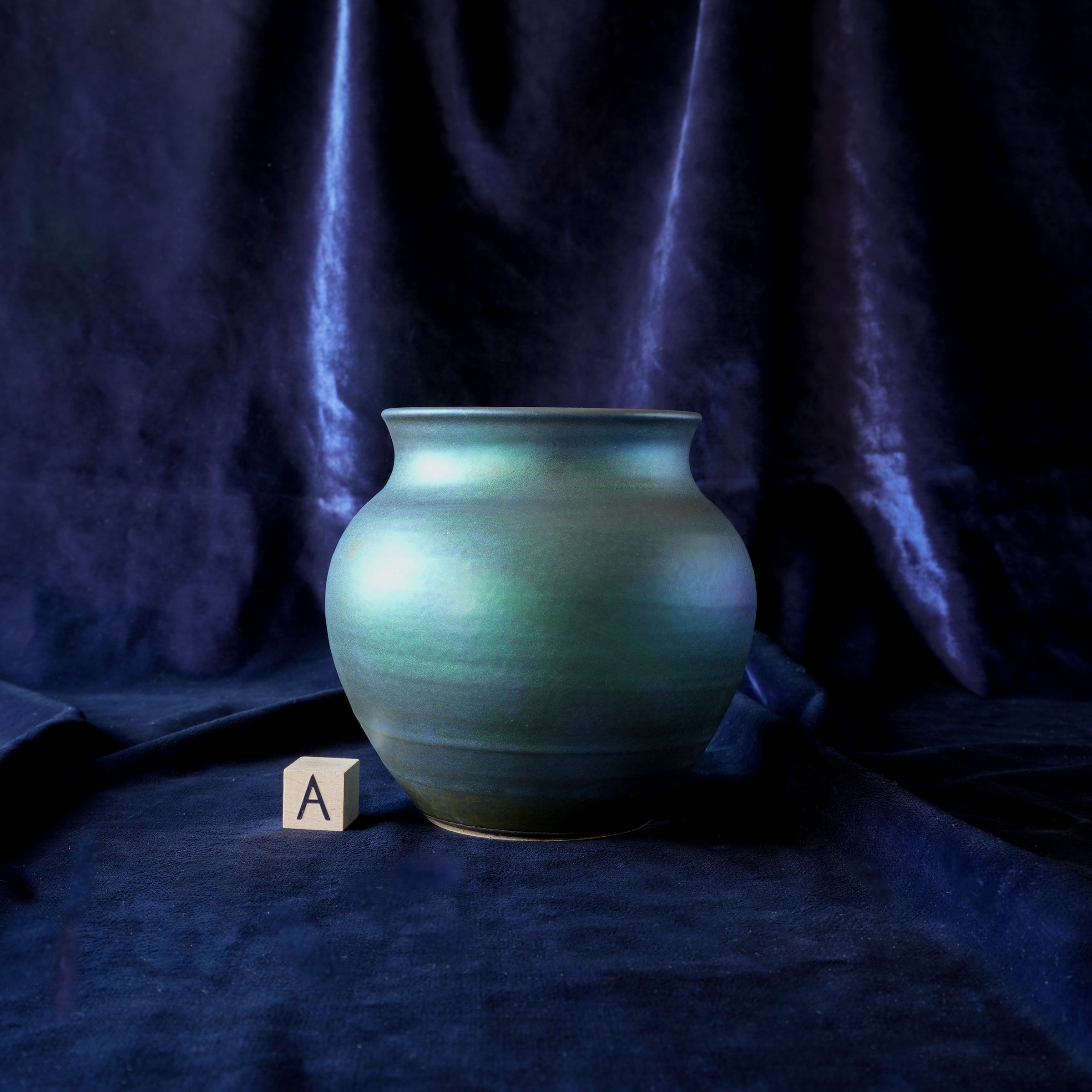Mezza Vase | Matte Green Iridescent