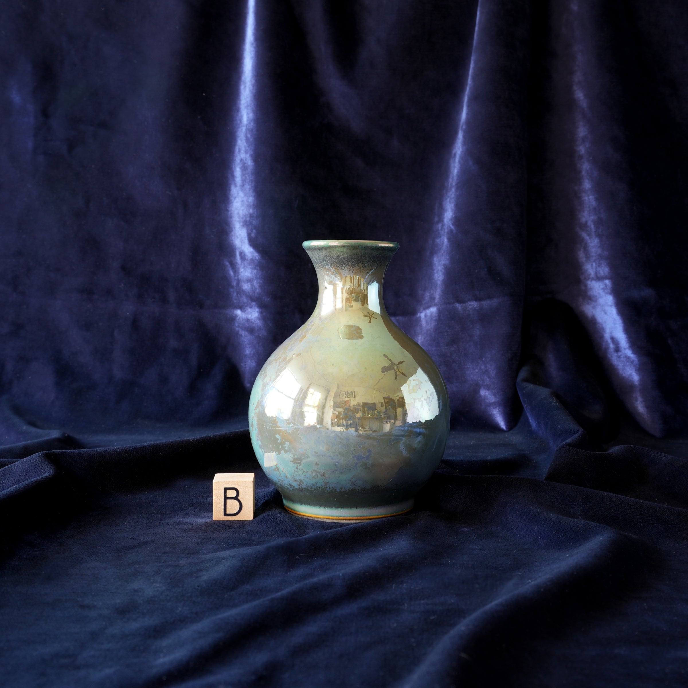 Classic Bud Vase | Matte Green Iridescent