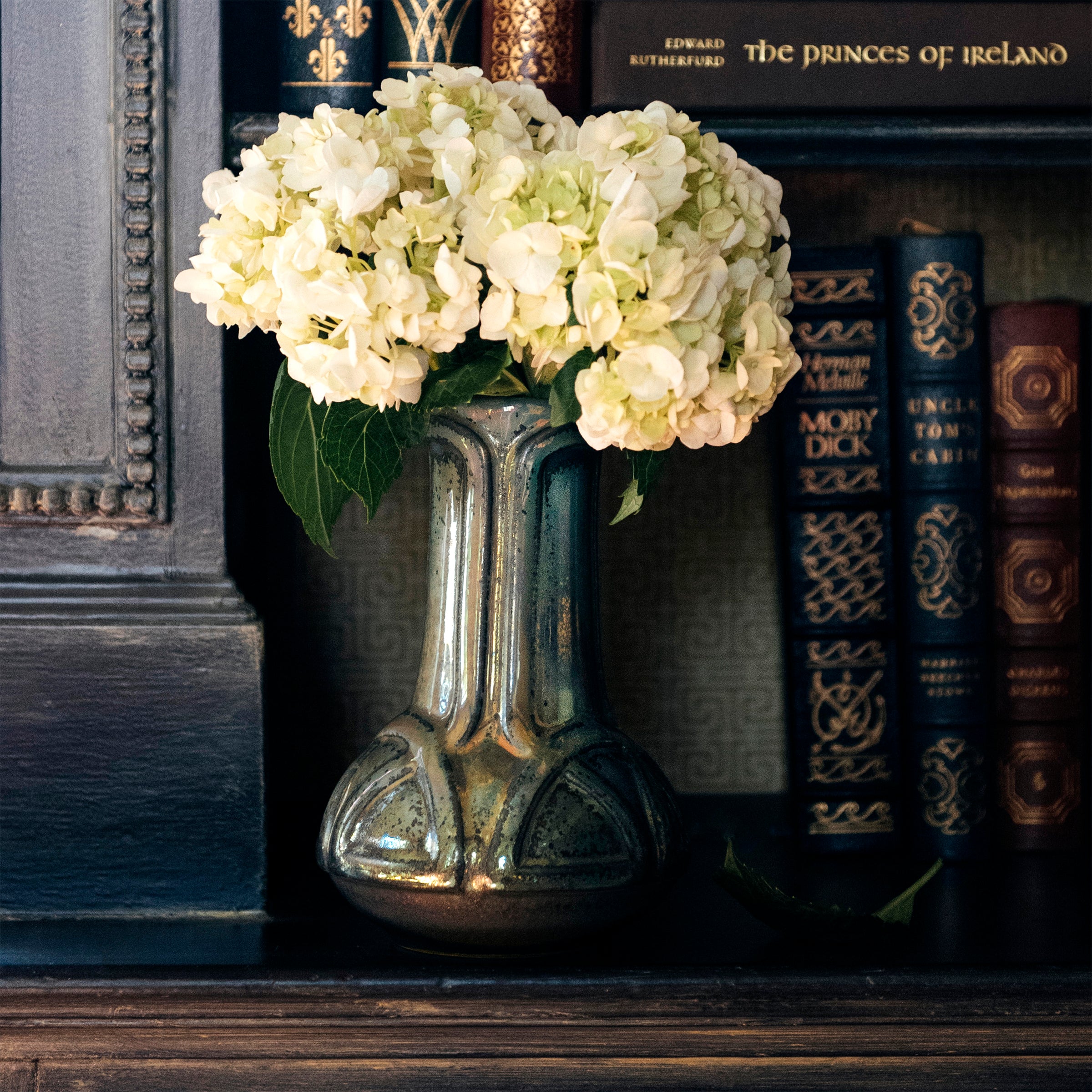 Celtic Vase | Iridescent