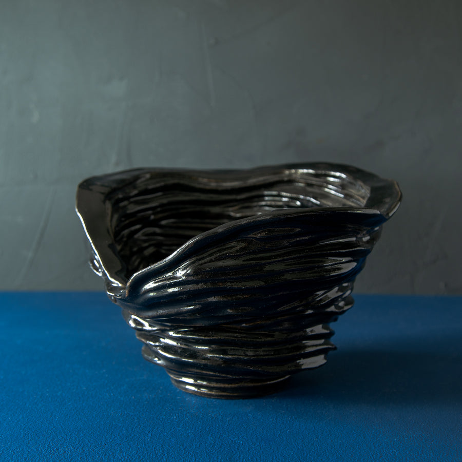 Helmer | Black Coil Vase