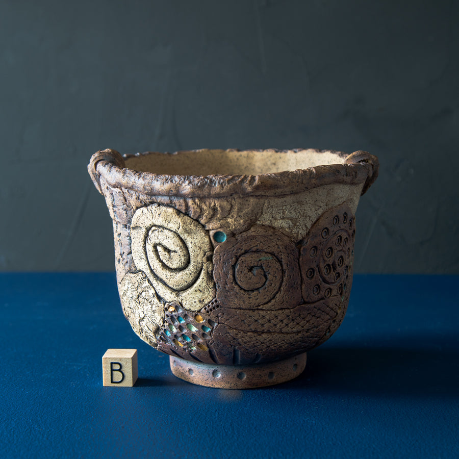 Salmeron | Carved Pot Collection