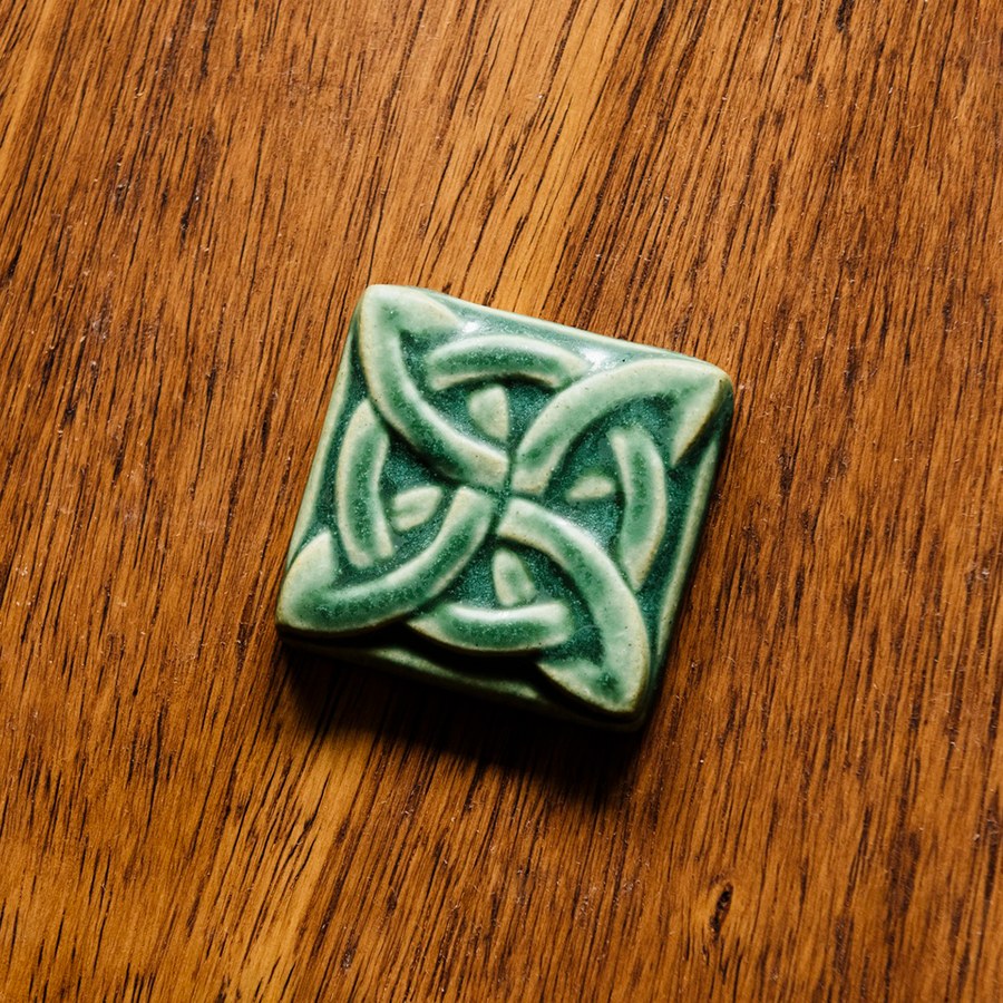 Lover's Knot Tile