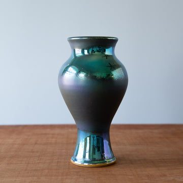 Small Classic Vase | Matte Green Iridescent