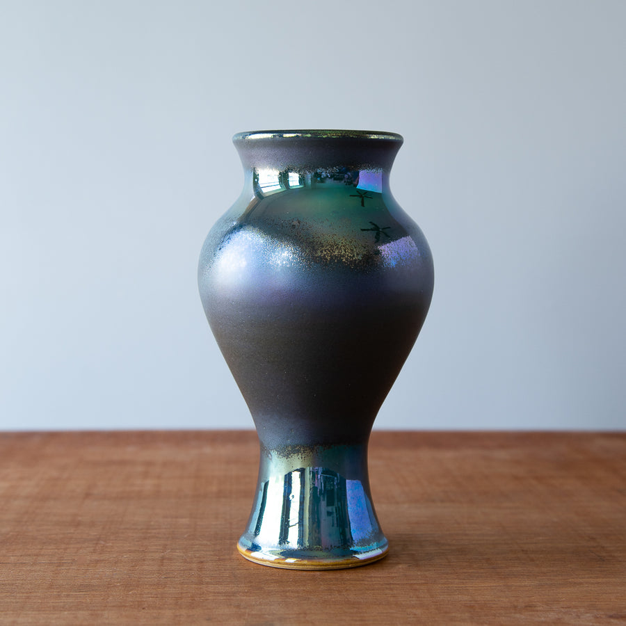 Small Classic Vase | Matte Green Iridescent