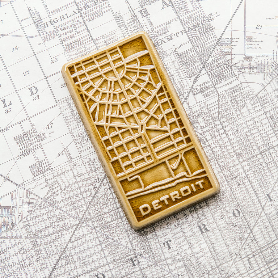 This tile features the deep golden glossy Honey glaze.
