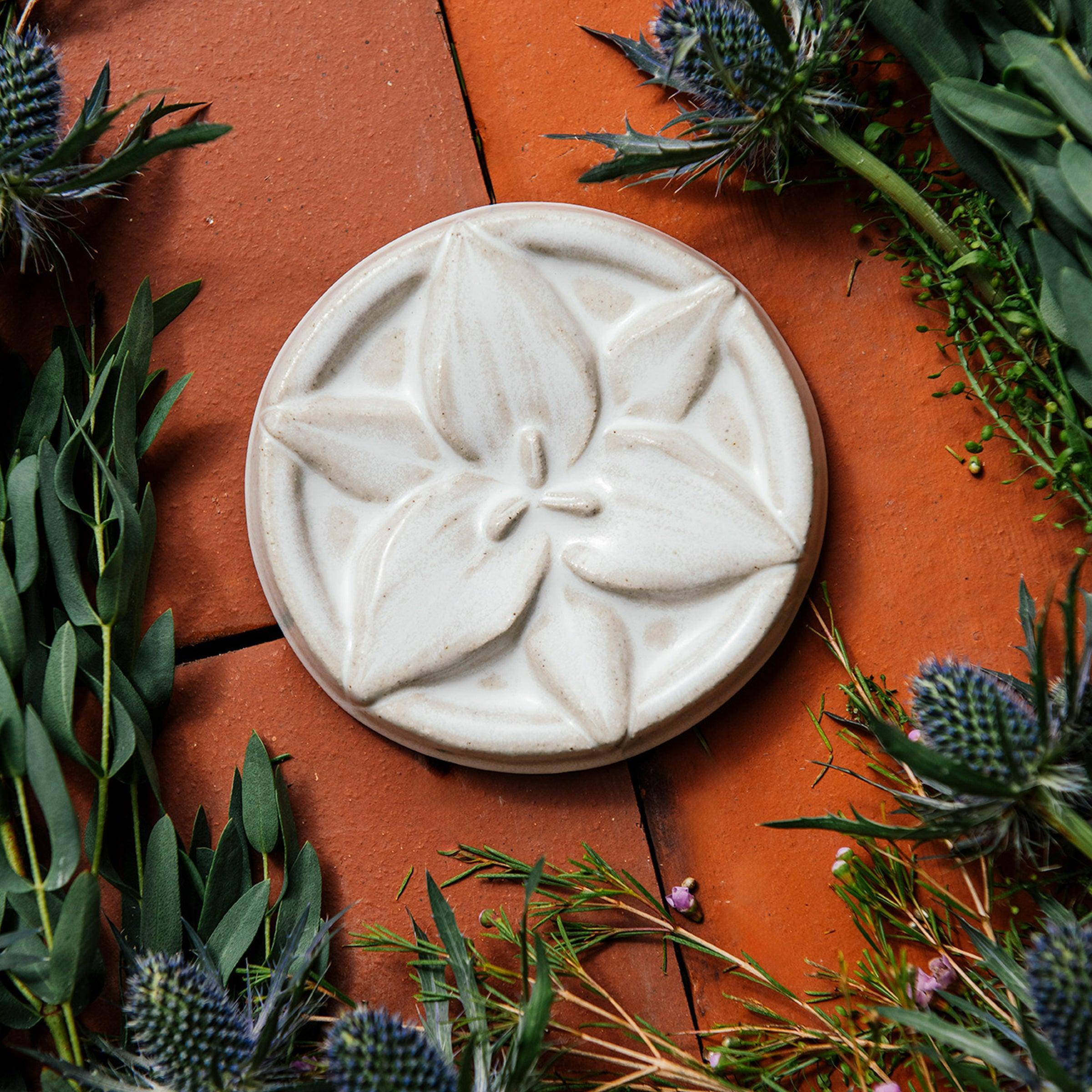 This tile features the satin finished white Alabaster glaze.