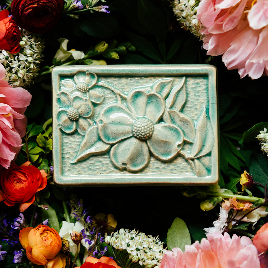 This tile is featuring the glossy pale blue Celadon glaze.