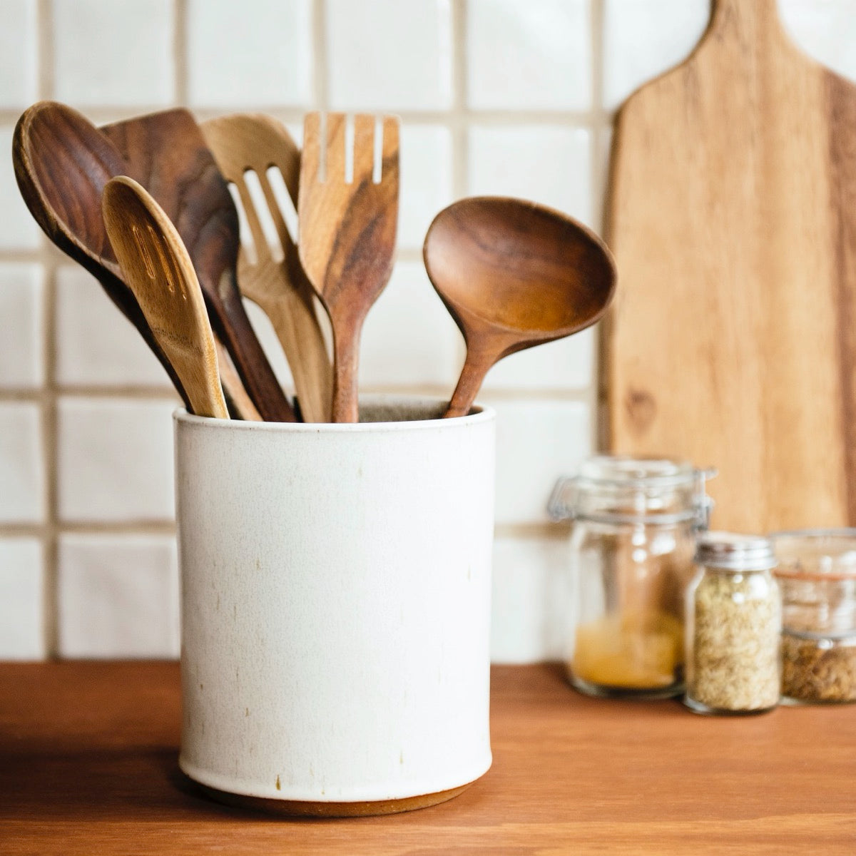 This Crock features the creamy white Birch glaze that has some brown speckling.