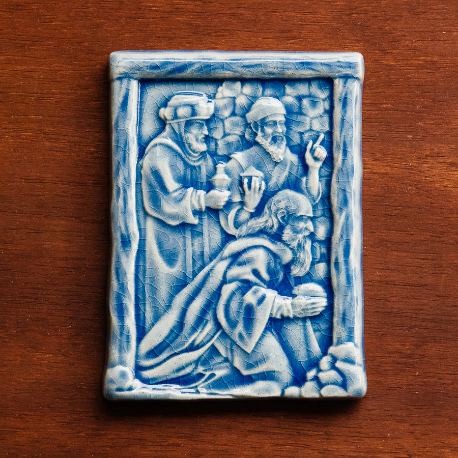 This tile features the glossy steel blue Celestite Glaze.
