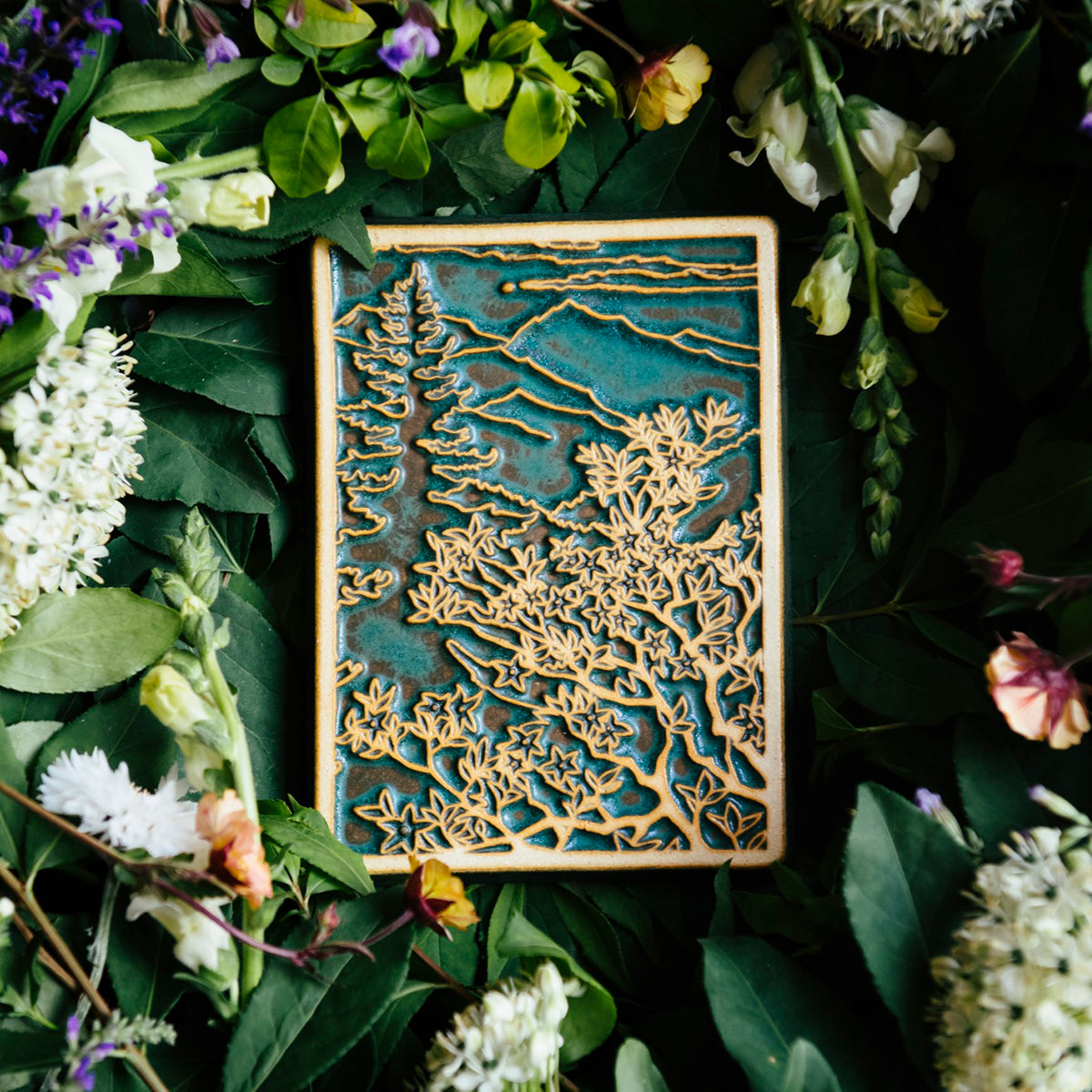 Ceramic Mountain View Tile, Two-Tone